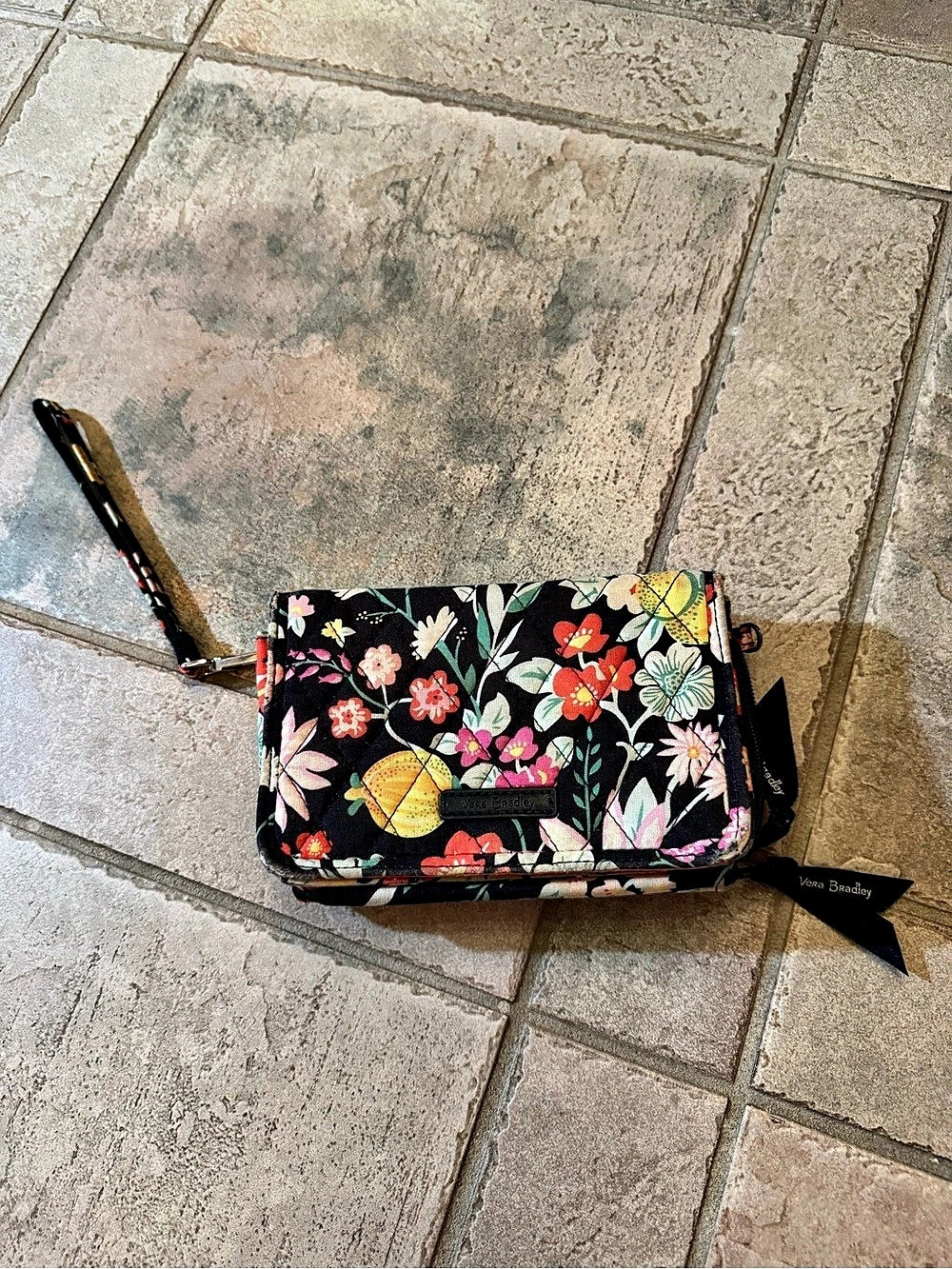 Vera Bradley RFID Turnlock Wallet Black & Pink